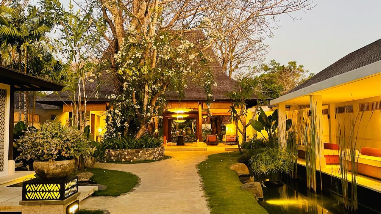 Sudamala Resort, Komodo, Лабуан-Бахо Экстерьер фото The Village at the Sukhothai Spa