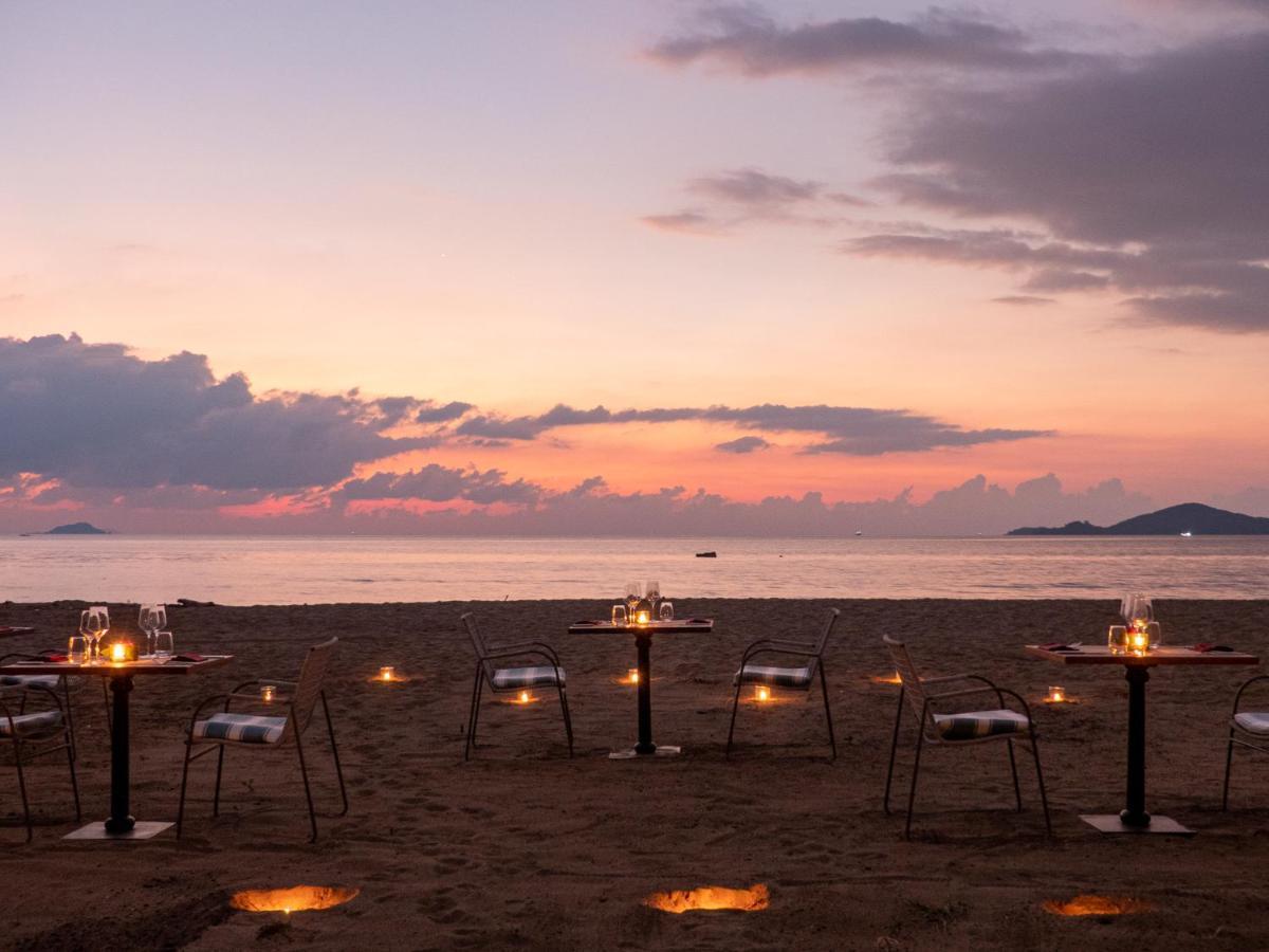 Sudamala Resort, Komodo, Лабуан-Бахо Экстерьер фото Sunset at the beach