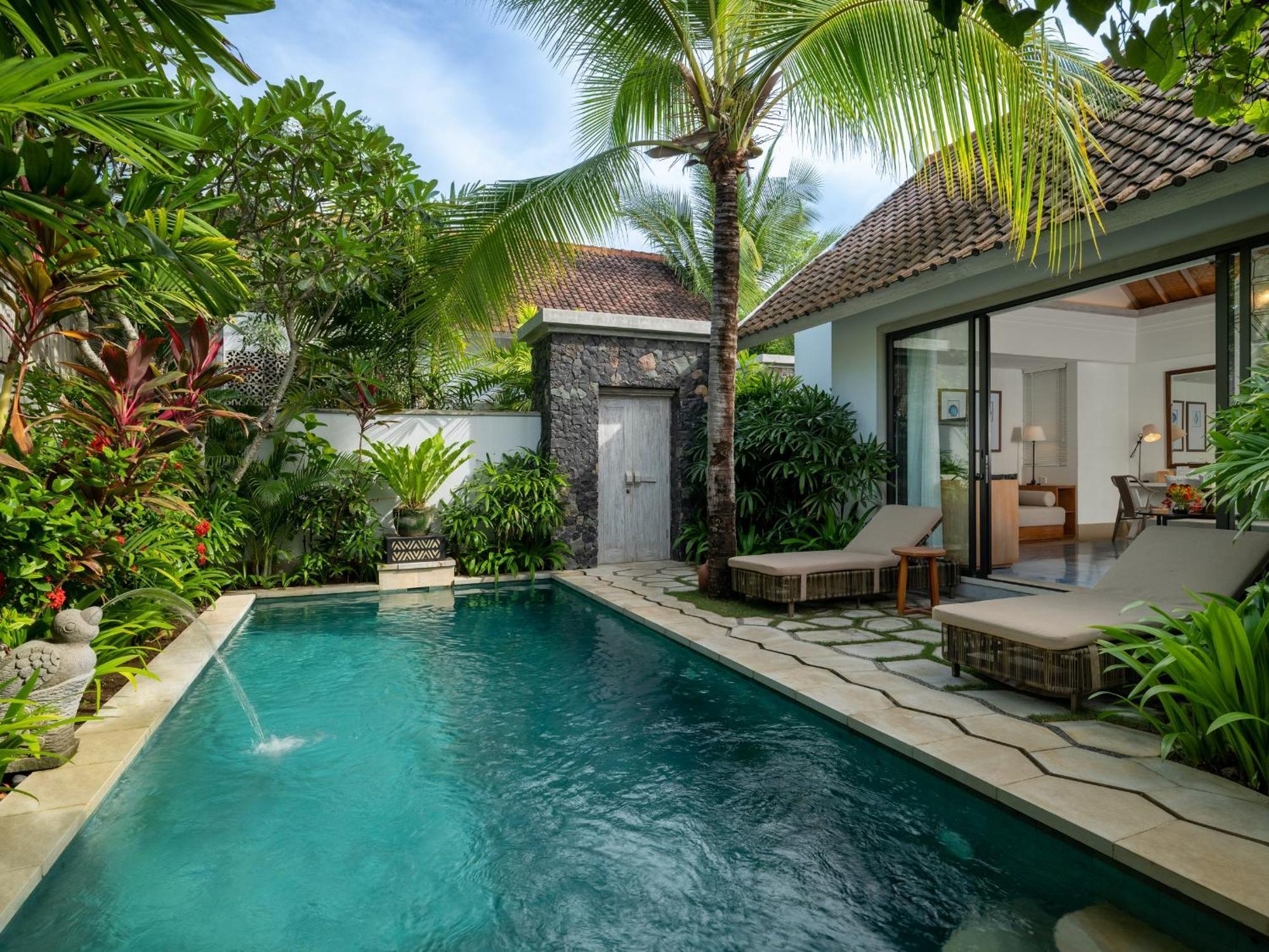 Sudamala Resort, Komodo, Лабуан-Бахо Экстерьер фото A private pool at a resort in Bali, Indonesia